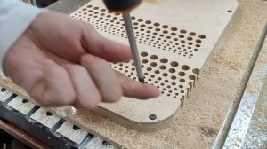 Чистая выборка отверстий на 18 мм фанере. Фрезы для станков с ЧПУ. Сквозные отверстия на фанере