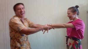 Доярушка - упражнение из Йоги Смеха