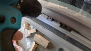 Ремонт структурной створки, регулировка, замена фрикционных ножниц