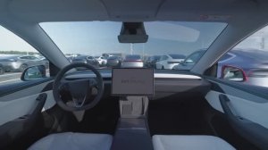 Новые Tesla сами съезжают с конвейера 🚗