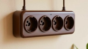 Меньше заметно. Удобней и ближе по цвету.