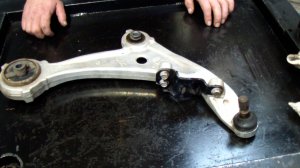 Почему Ниссан Теана "плавает" по дороге?