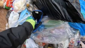 Как_я_зарабатываю_лазая_по_мусоркам_Питера_Dumpster33_Diving_in_RUSSIA