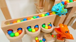 СТРОИМ ГОРКУ ДЛЯ ЯРКИХ ШАРИКОВ ШАРИКИ ДЛЯ ДЕТЕЙ ДЕТСКИЙ КАНАЛ ИГРАЛКИ-ЗАЛИПАЛКИ