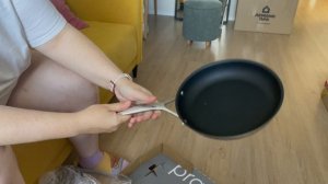 Распаковка сковороды Pragma Tipten из нержавеющей стали и коврика Pragma Nipsop