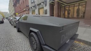 TESLA DAYNIGHT в Питере! Что это? Машина времени?