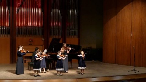 Музыкальное утро на уютном концерте «На струнах и клавишах»