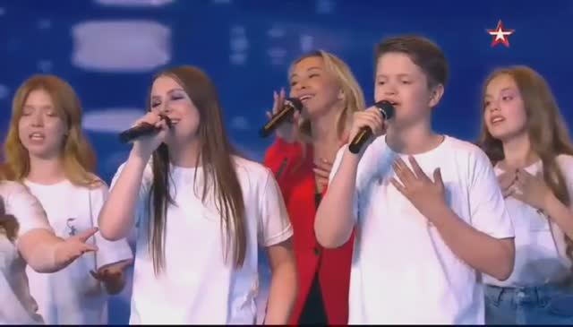 ИГОРЬ БАГДАСАР и ДЕТИ ДОНБАССА - гимн " ГЕРОИ БУДУЩЕГО ВРЕМЕНИ" смотреть онлайн