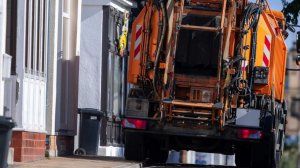 Мусоровоз обезглавил пенсионерку на глазах у детей