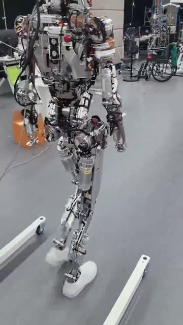 Настоящий робот Xiaopeng @Yalurivergirl