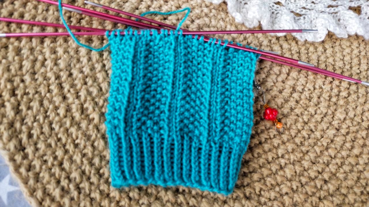 Идея простого вязания носочков / лицевые и изнаночные / узоры для начинающих. смотреть онлайн