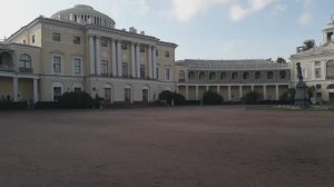 Санкт-Петербург. Павловск, Дворец императора Павла. Очарование багряно-золотого парка.