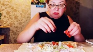 А я готовлю шауму,да не простую ,а с креветками💕