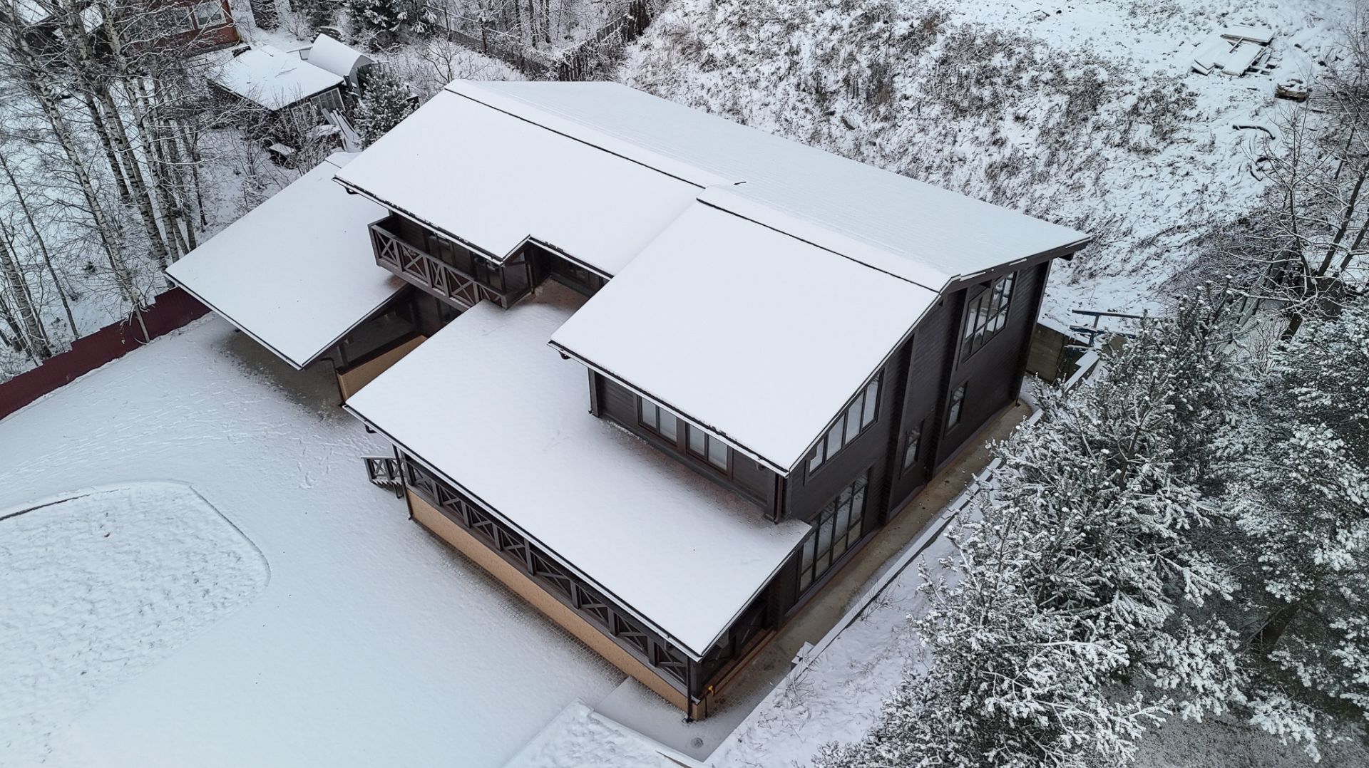 Дом 585 м2 из клееного бруса за 70 млн р.