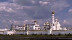 ... Почему в старину Москву называли Белокаменной ....