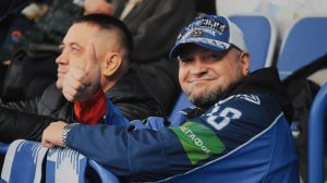 Атмосферное видео матча "Нефтехимик" - "Салават Юлаев" с комментариями болельщика Рустама