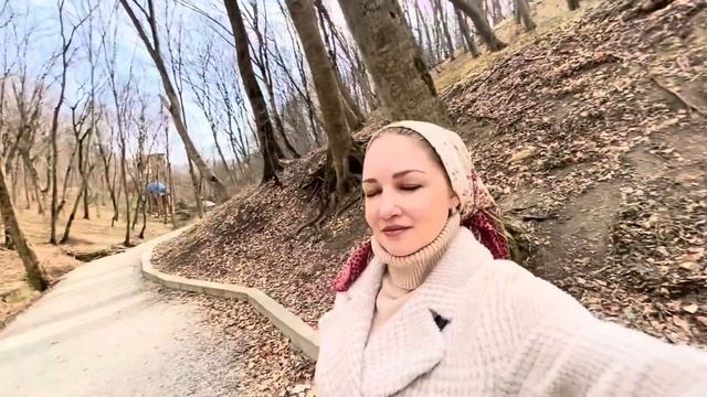 ВЛОГ Едем в храм с бабулей Любой ! Поставили свечки и погуляли в красивом месте ! смотреть онлайн