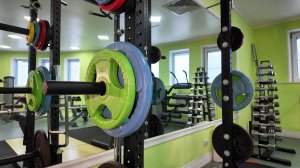 В Пыть-Яхе обновили спортивное оборудование в аквацентре «Дельфин»