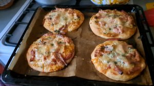 Пицца 🍕 МАРГАРИТА/РЕЦЕПТ из журнала/Супер тесто и ХОЛОДЕЦ