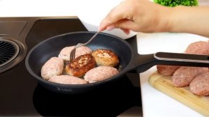 Если хочу вкусных Котлет, готовлю их с секретиком, который достался от мамы (сочнее не бывает