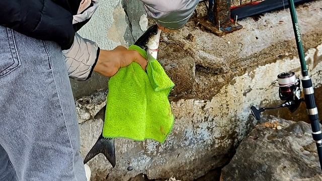 снять с крючка