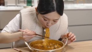 мукбанг  ☆ Острый рамен с устрицами (720p)