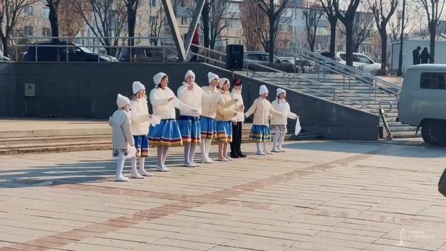 У Приморского дома молодёжи прошёл концерт «К России с любовью»