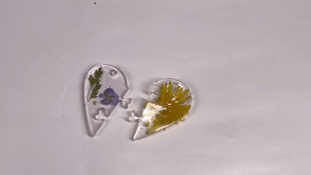 Украшения за 5 минут для девочек из эпоксидной УФ-смолы. Мастер-класс часть 2 смотреть онлайн