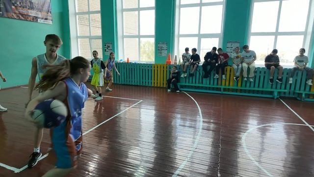 Школьный Чемпионат КЭС-БАСКЕТ. Старшая группа. 1 часть. 2025. смотреть онлайн