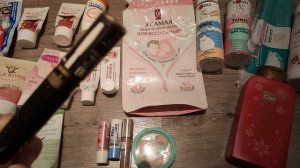 Пустые баночки из-под уходовых средств за 3 месяца