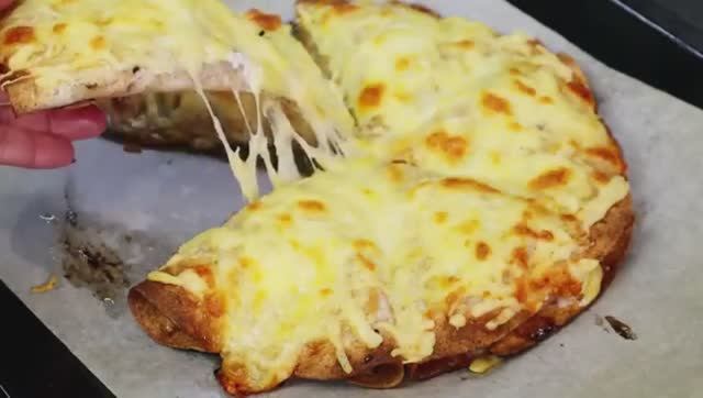 Новая Ленивая Пицца за 20 минут. Просто сложила- завернула- запекла рецепт