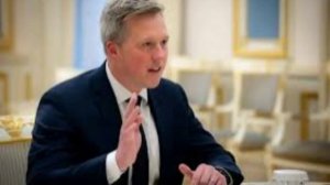 Суровый переговорщик для Зеленского кто такой Дэн Дрисколл