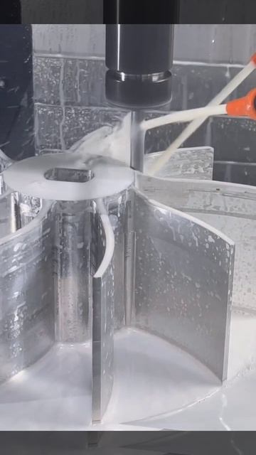 Колесо компрессора турбины или по народному "крыльчатка". #производство #машиностроение t