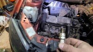 Замена корпуса воздушного фильтра Ваз Гранта Калина. Проверка свечей зажигания.
