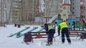 В Братске идет круглосуточная работа по очистке и посыпке дорог и тротуаров