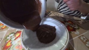 Жизнь в деревне. Ириски приготовленные из какао, сгущёнки и сливочного масла.