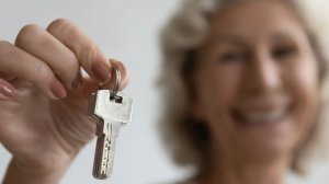 Сделки с недвижимостью пенсионеров массово признают недействительными в России