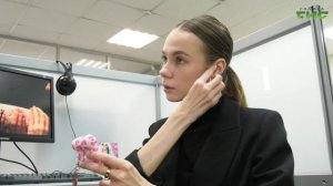 АСМР‑терапия: как шепот и шуршание борются с бессонницей и тревогой