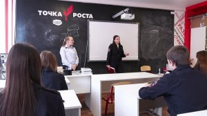 В Излучинске полицейские делятся опытом с учениками юридического класса первой школы