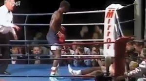 Нечеловеческая Мощь! Крис Юбенк известен своими яркими и эффектными нокаутами 🥊💥