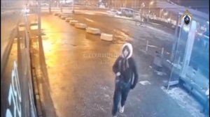 🔪В ТЦ на Ореховом бульваре подросток напал с ножом на охранника🔪