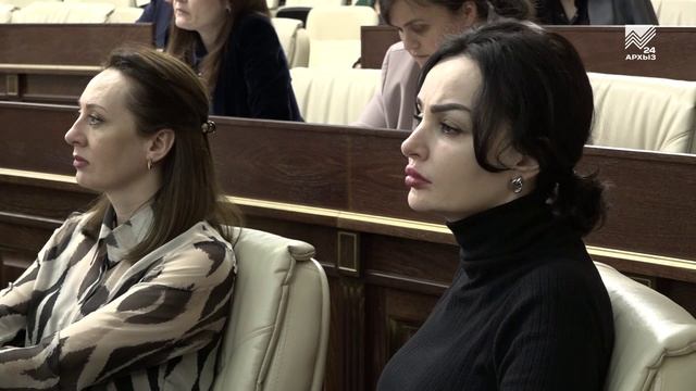 В Народном собрании КЧР прошли слушания по проекту республиканского бюджета