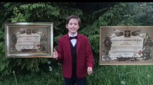 Визитка или визитка к большой перемене о мечте,о достижениях,наградах .
Эмоции, стихотворение,песня!