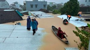 Массовая эвакуация туристов из отелей прошла в Таиланде из-за наводнения в регионе