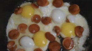 ОБЖОР ЯИЧНИЦА С КЛИНСКИМИ СОСИСКАМИ