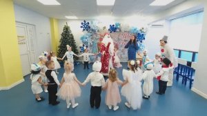 Новогодний утренник Как снеговик свой нос искал - малыши