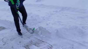 Расчищаем снег легко и быстро. Аккумуляторная снеголопата REDVERG