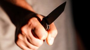 Подросток попытался зарезать охранника в московском ТЦ и ранил полицейских