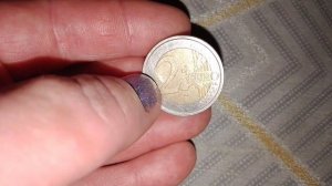 FR 2 EURA - 2005 год; Латвия 50 EURO CENT - 2014 год.