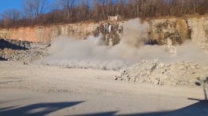 Взрывы горной породы. Подборка 2024.